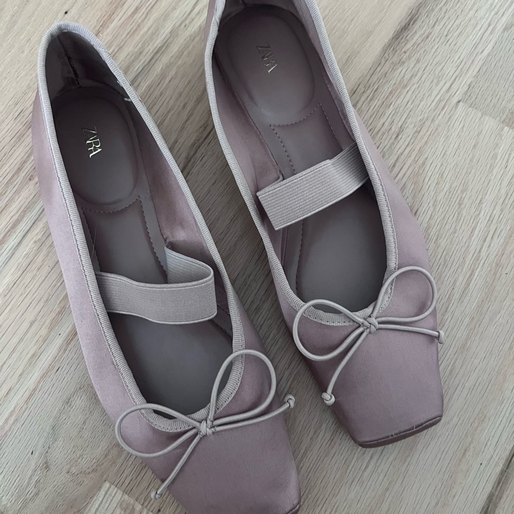 Zara Women's Mauve Ballet Flats with Bow